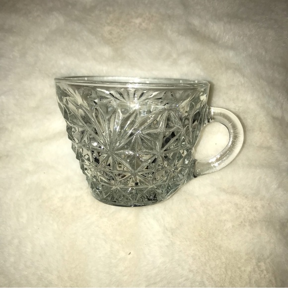 Vintage Anchor Hocking 12 Cups (Part of the Arlington Design Punch Set) - Picture 3 of 9